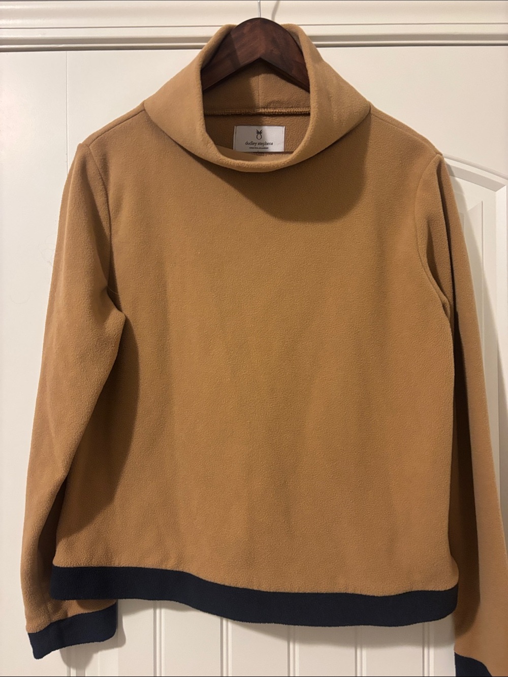 Dudley Stephens pullover with Navy Trim